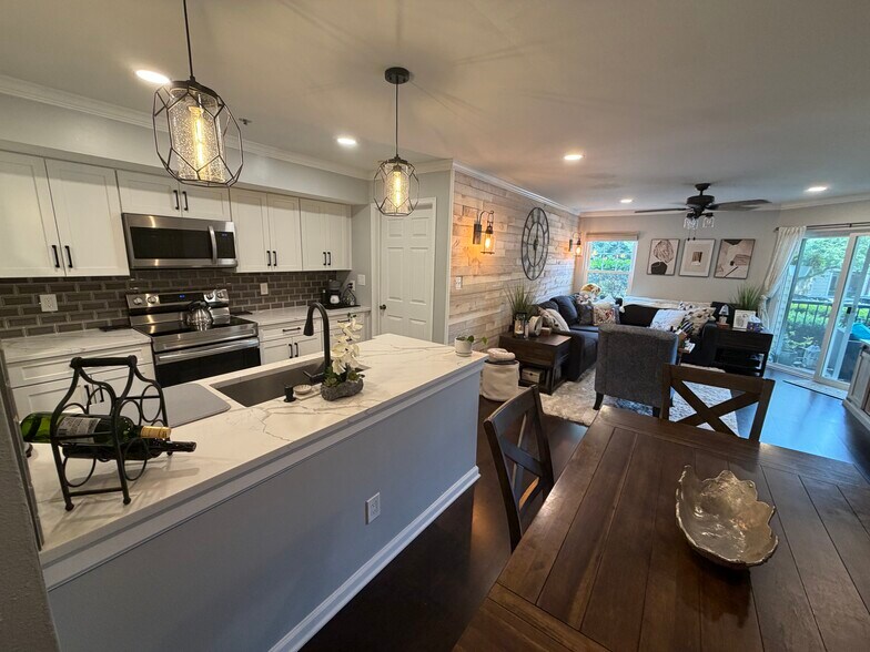 Building Photo - 3313 Wyndham Cir