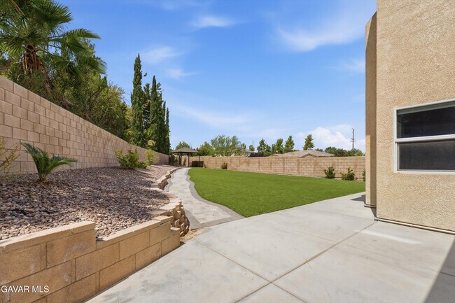 Building Photo - 1638 Miki Way