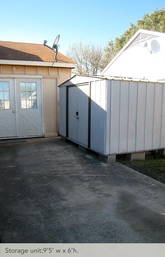 Building Photo - 2406 High Hollow Dr