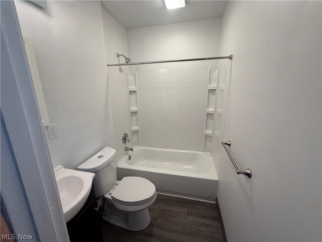 Building Photo - 322 Pratt St