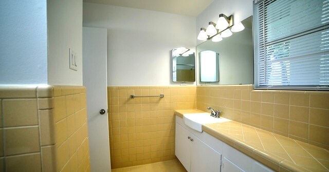 Building Photo - 2119 Flamingo Dr