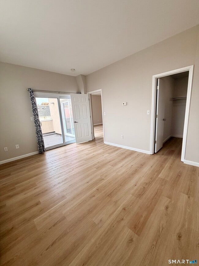 Building Photo - 49 Day St