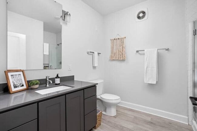 Building Photo - 5858 N College Ave