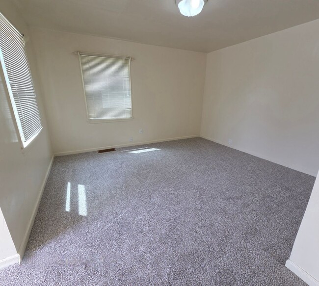 Building Photo - 3 Bedroom Located in Grace Idaho