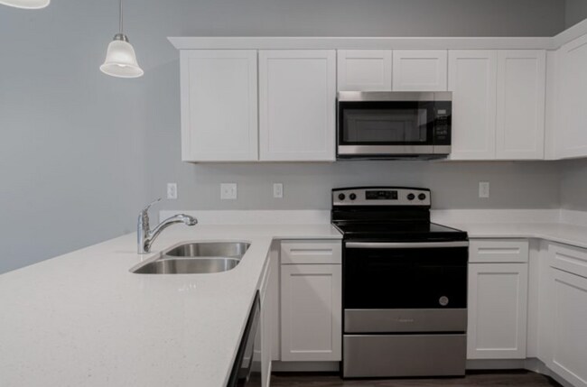 Building Photo - Riverton Condo