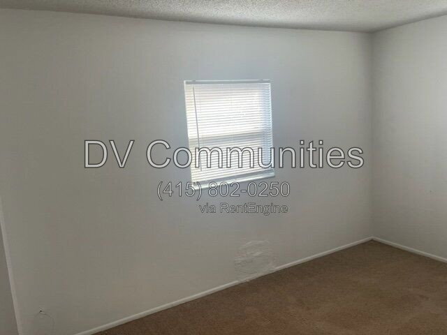 Building Photo - 3800 18th Ave S