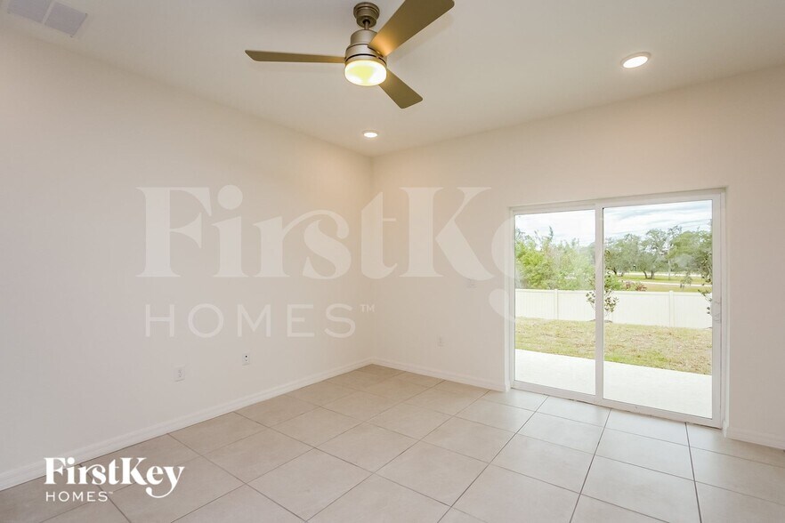 Building Photo - 336 Corbel Ln