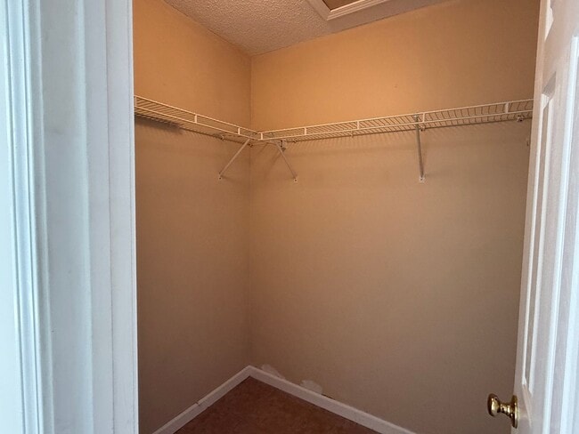 Building Photo - Beautiful Home behind ETSU and 5 minute drive to VAMC