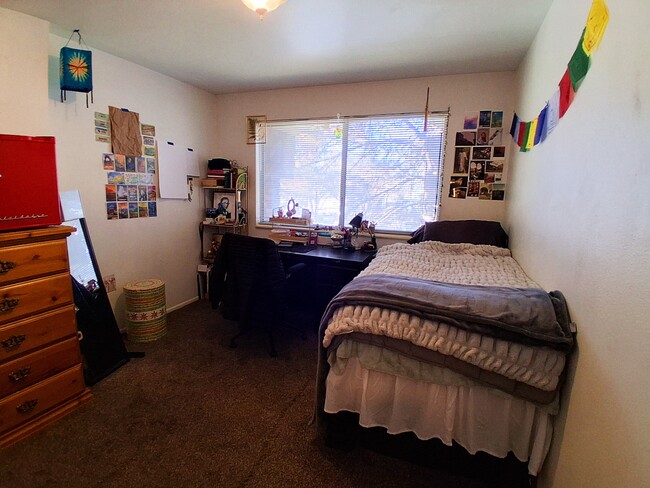 Building Photo - 1728 N 550 W