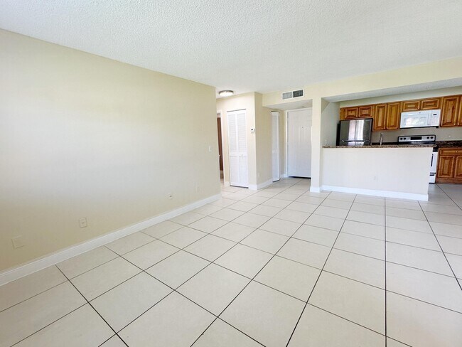 Building Photo - 1241 SW 46th Ave