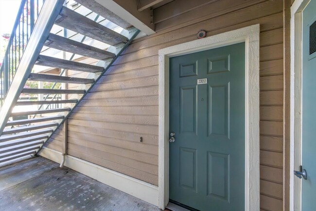 Building Photo - 2702 Somerset Park Cir