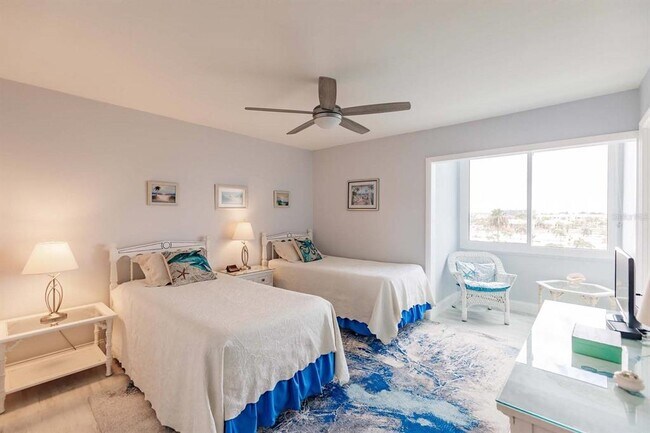 Building Photo - 1125 W Peppertree Dr