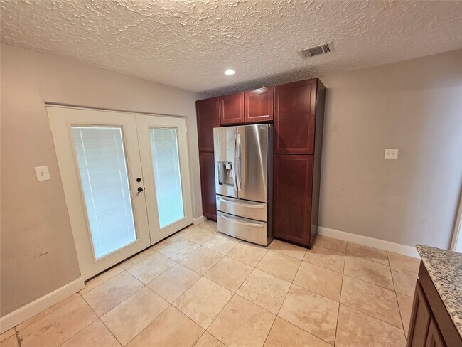 Building Photo - 22543 Market Square Ln