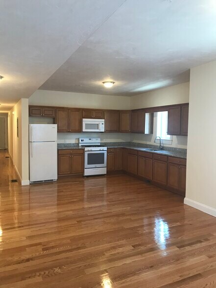 Building Photo - 17 3rd Ave