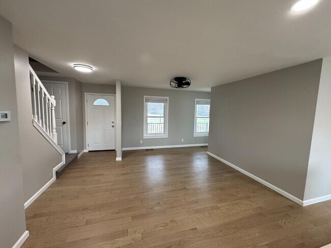 Building Photo - 8106 Warner Rd