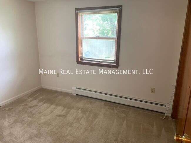 Building Photo - 385 Pine St