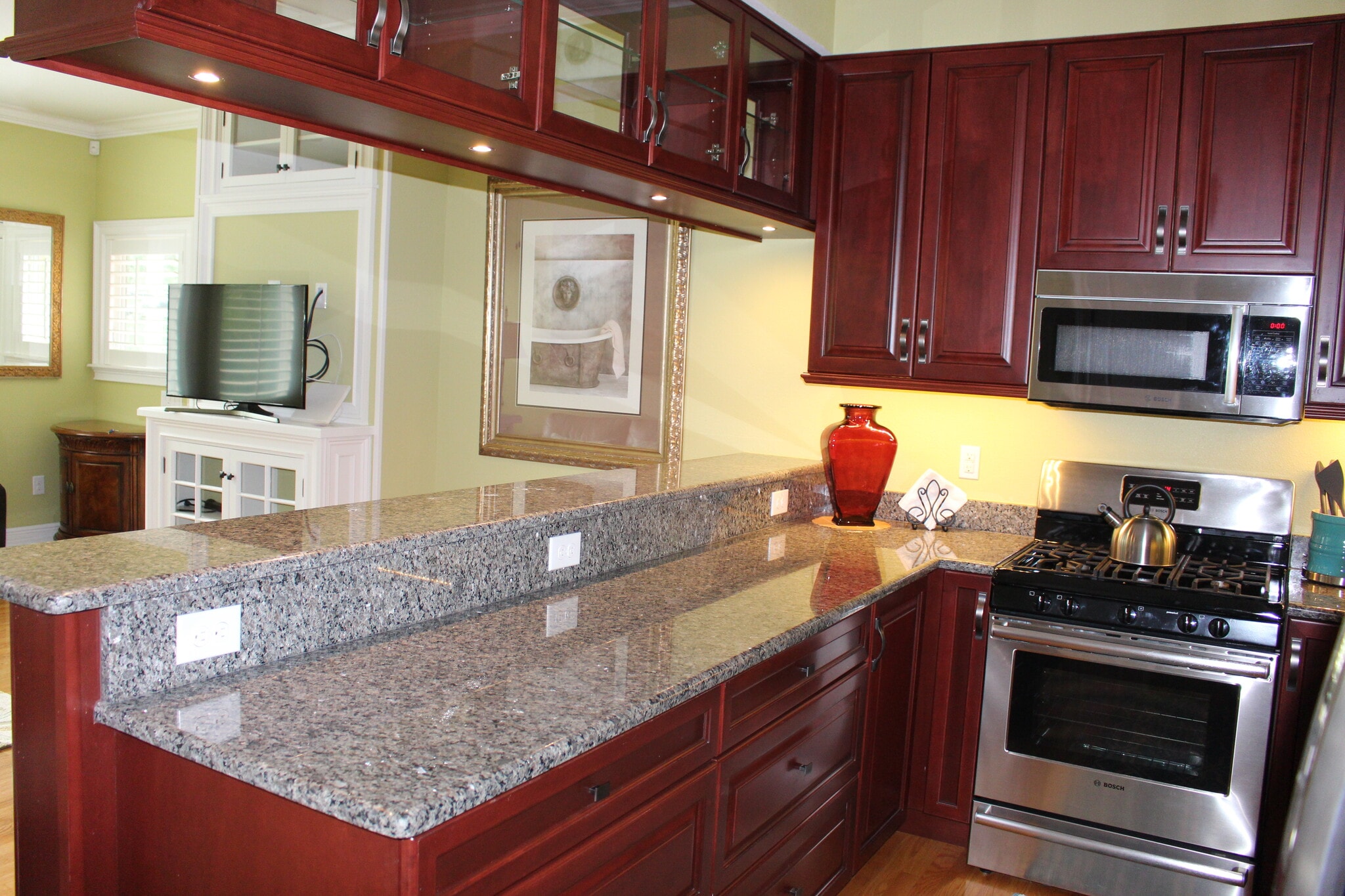 Granite Countertops - 3319 W Granada St