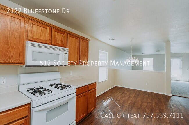 Building Photo - 2122 Bluffstone Dr