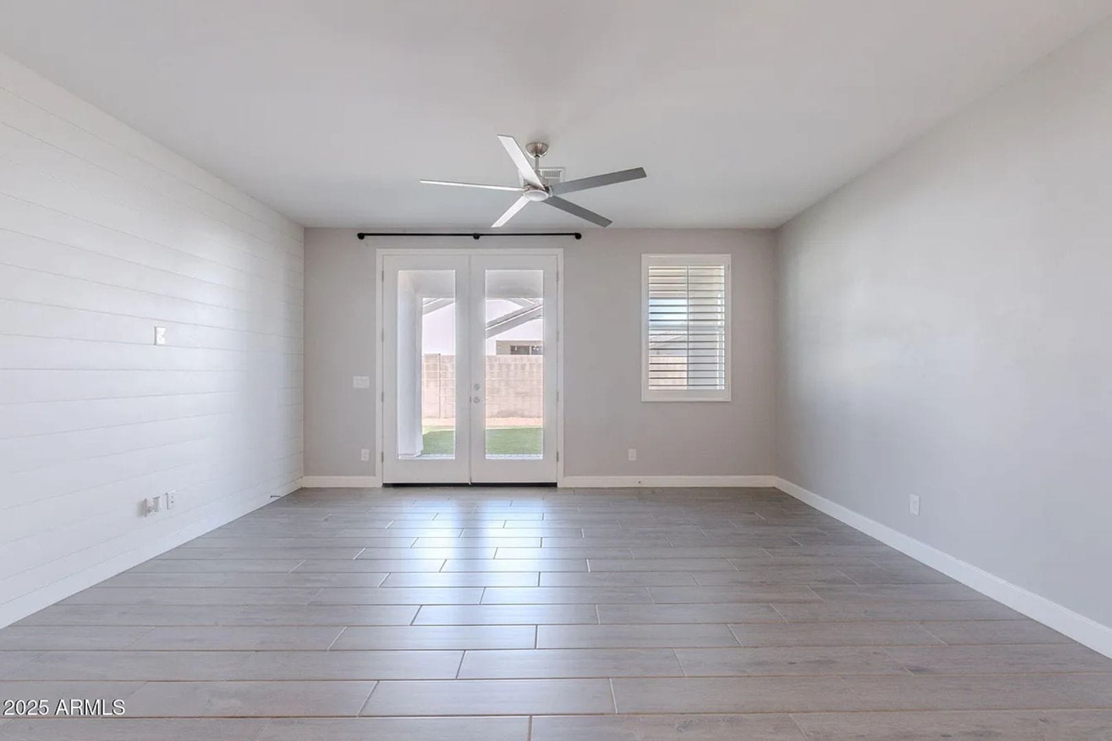 Building Photo - 598 Hazelnut Ln