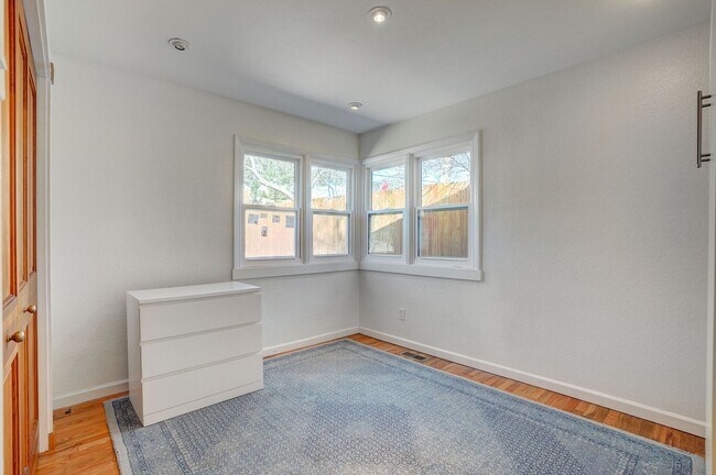 Building Photo - Available August 1, 2026 | PRE-LEASE 2 BED 1 BATH – Updated North Boulder Home Near Trails & Down...