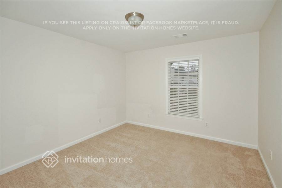 Building Photo - 4043 Ashland Cir