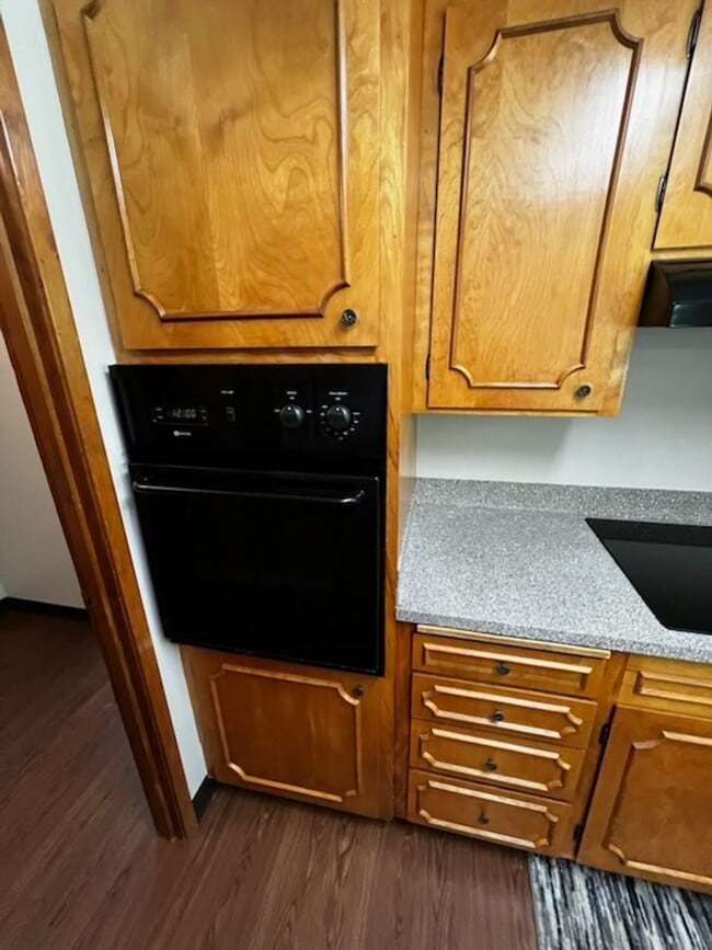 Building Photo - Lovely Lakewood single level 3 Bedroom 2 f...