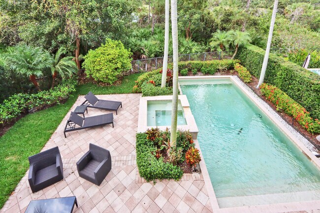 Building Photo - 124 Tulip Tree Ct