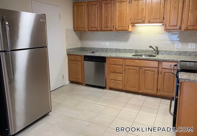 Building Photo - 230 Babcock St