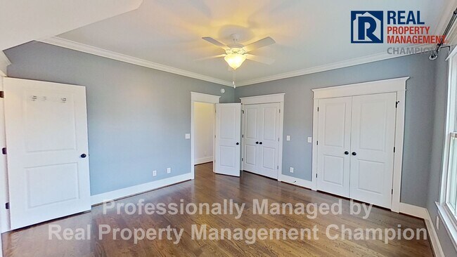 Building Photo - Exquisite Executive Home in Autumn Hall