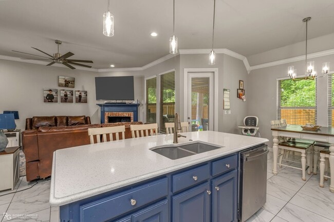 Building Photo - Modern 4BR Home w/ Bonus Room in Dogwood South