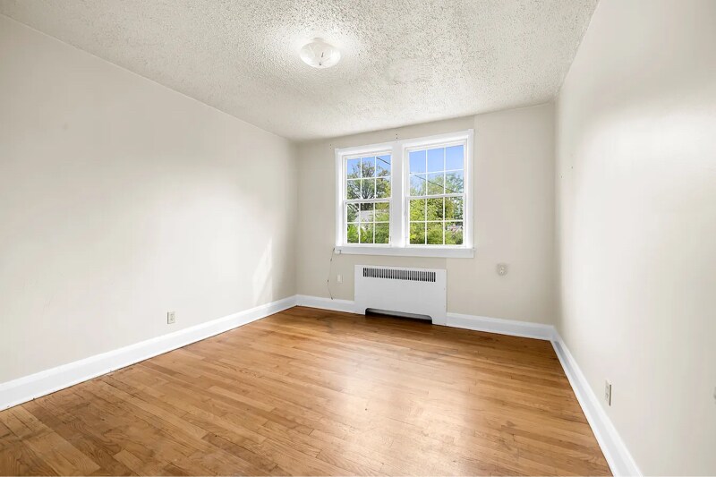 Building Photo - 205 Westowne Rd