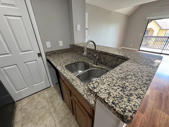 Building Photo - Altamonte Springs Top Floor Condo ~ Gated Waterfront Community ~ Must See!
