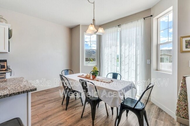 Building Photo - 1460 Lowe Peak Dr