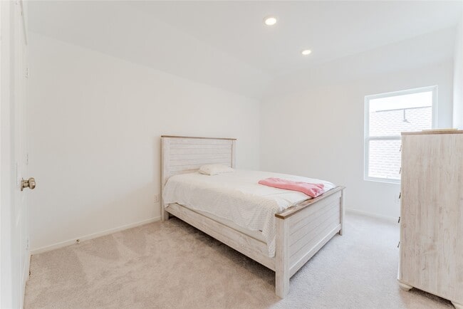 Building Photo - 6731 Iron Clover Dr