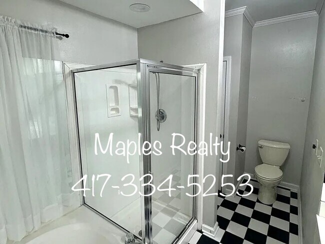 Building Photo - Two bed / Two bath condo in WOODLAND ESTAT...