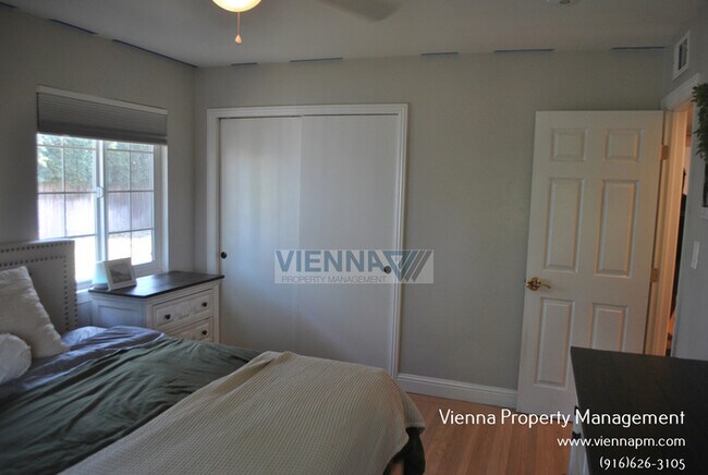 Building Photo - 2913 Kerria Way