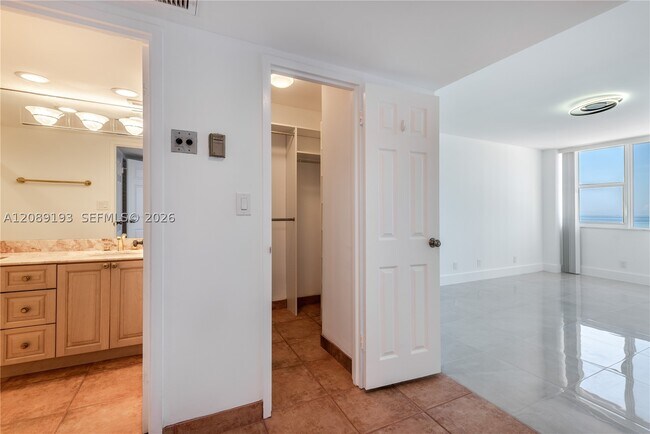 Building Photo - 3180 S Ocean Dr