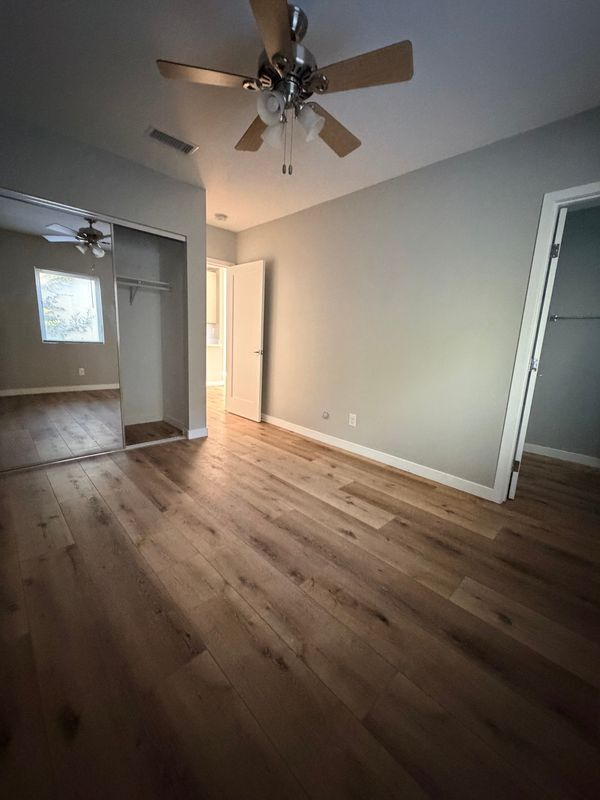 Building Photo - 4033 Linwood Pl