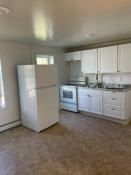 Primary Photo - 44 Granite St