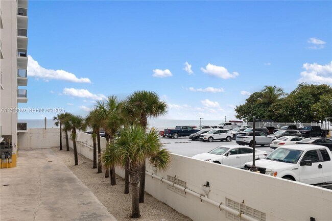 Building Photo - 2751 S Ocean Dr