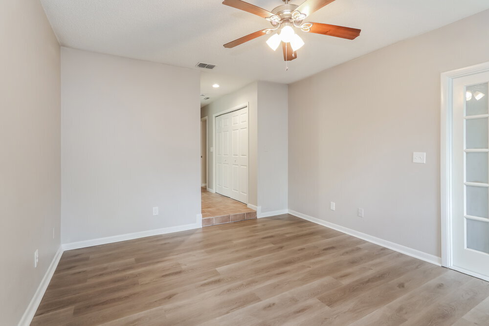 Building Photo - 11504 Robles Del Rio Pl