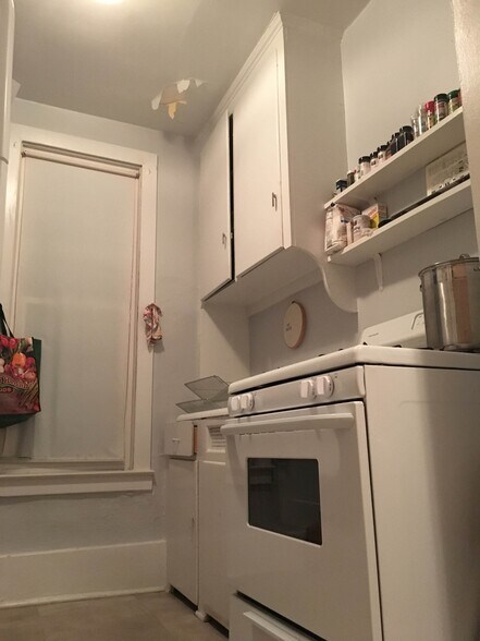 Building Photo - 5424 Porter St