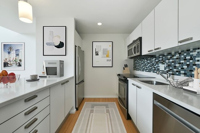 Building Photo - 1 Earhart St