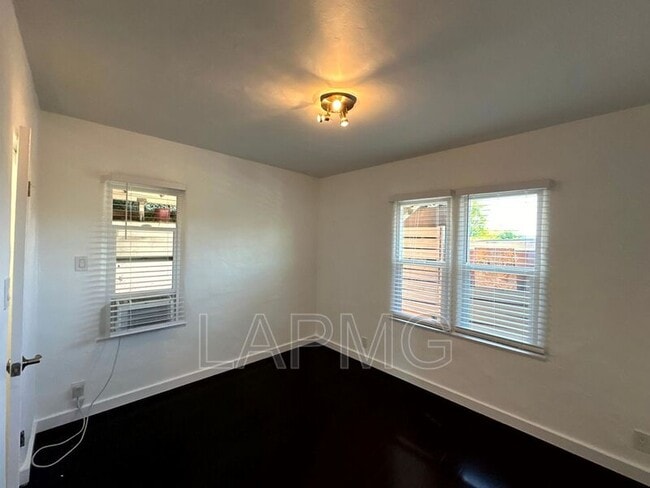 Building Photo - 5036 Ladd Ave