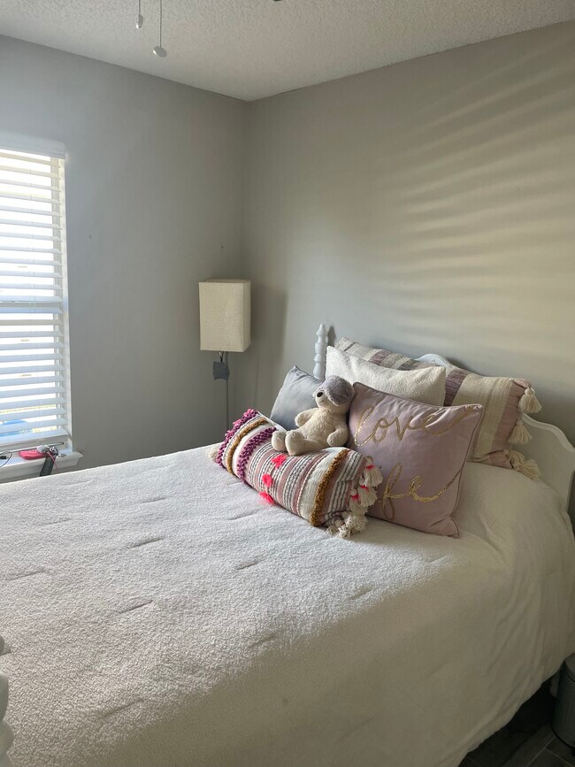 Building Photo - 293 Summer Springs Ct