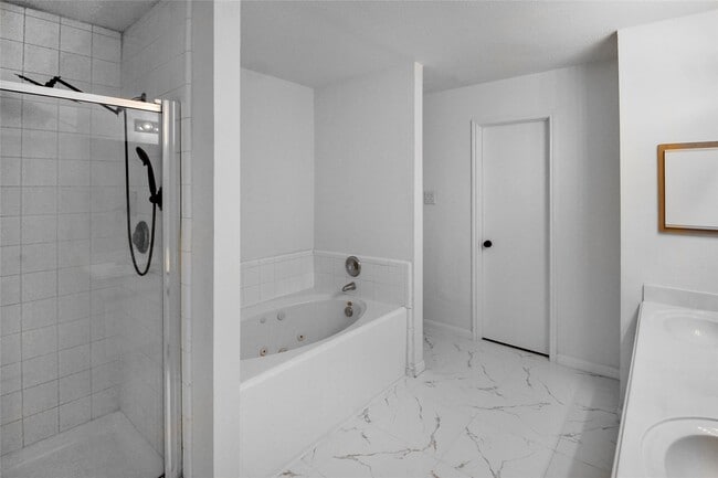 Building Photo - 511 Chaseway Dr