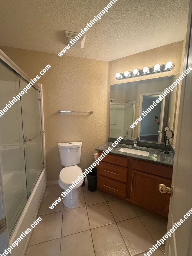 Building Photo - Gated Community available NOW!