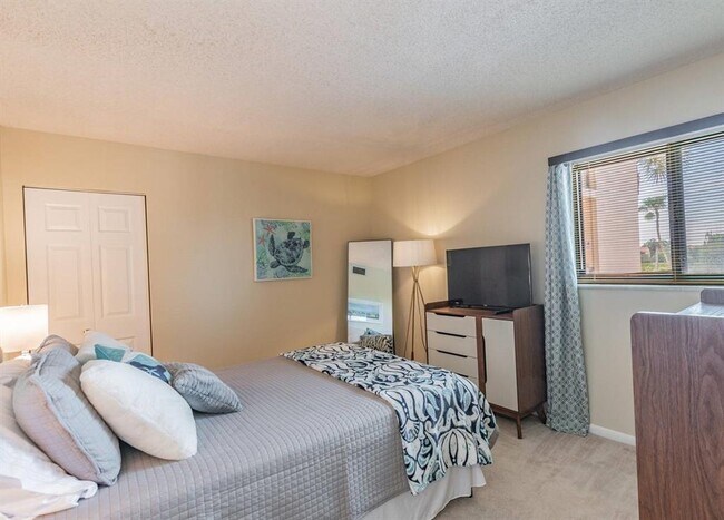 Building Photo - 5541 PUERTA DEL SOL Blvd