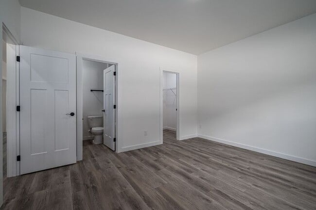Building Photo - Your New Home Awaits in Hickory! $500 Off ...