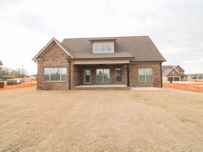 Building Photo - Beautiful two story home at Whispering Pines!